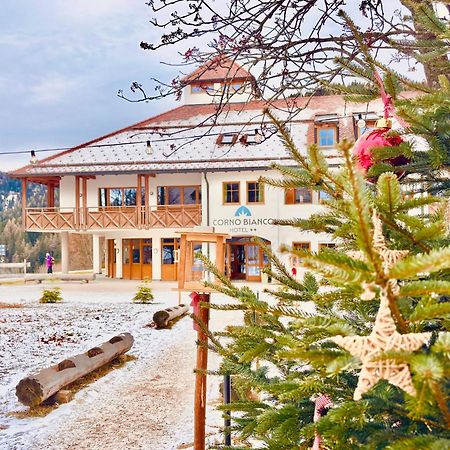 Hotel Corno Bianco 노바포넨테 외부 사진