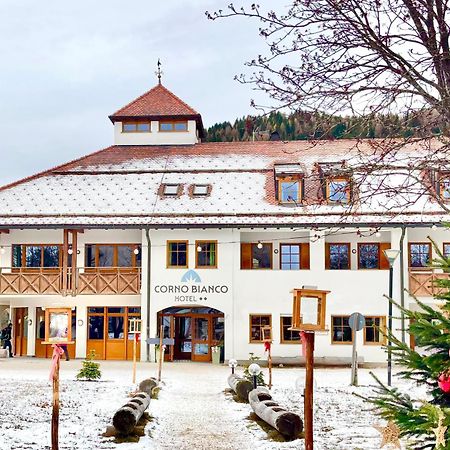 Hotel Corno Bianco 노바포넨테 외부 사진