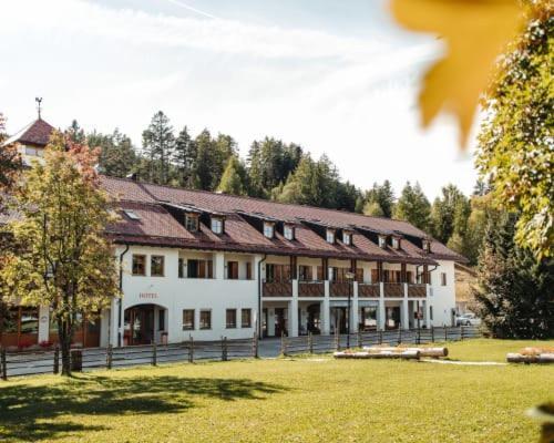 Hotel Corno Bianco 노바포넨테 외부 사진