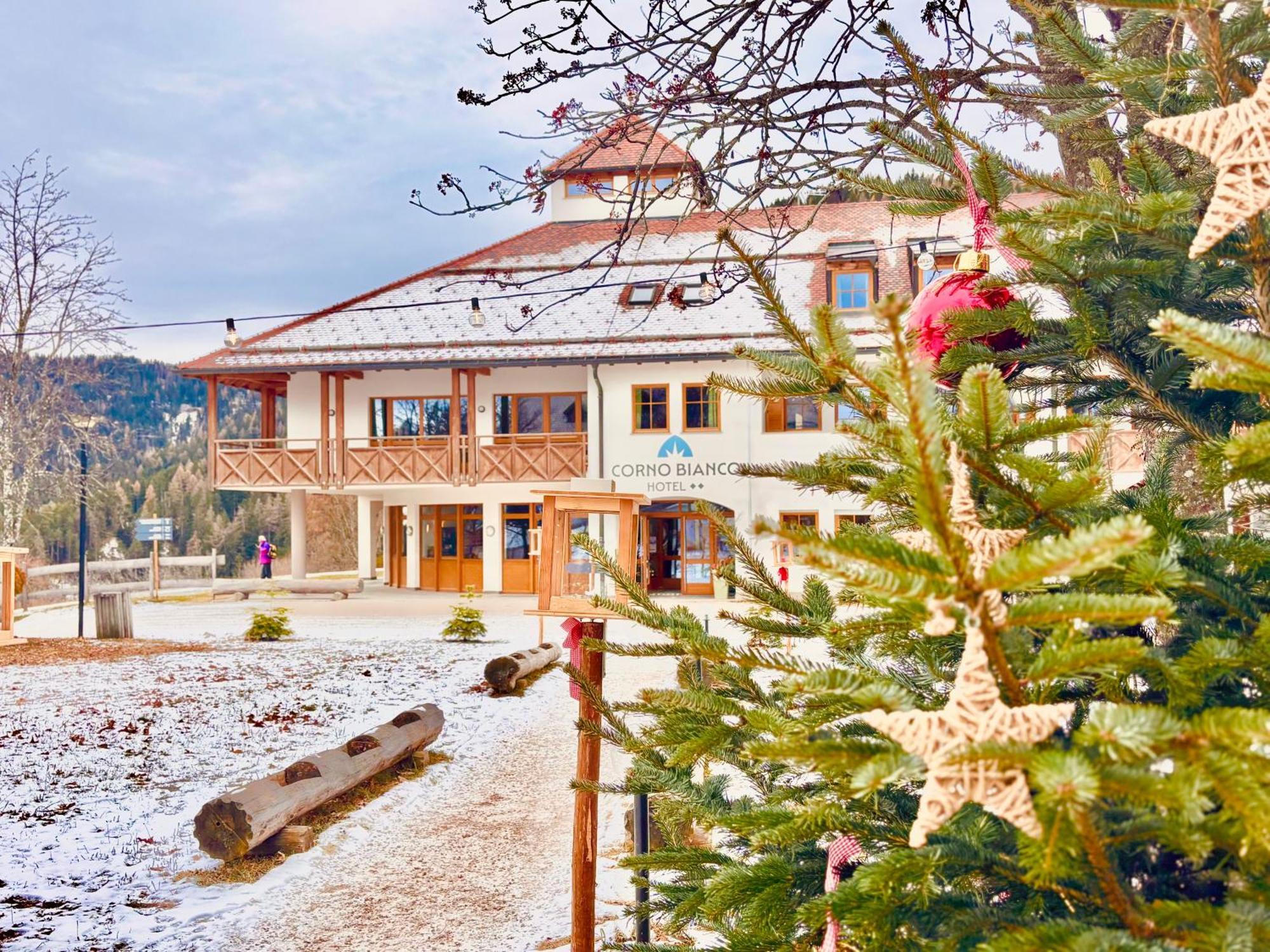 Hotel Corno Bianco 노바포넨테 외부 사진